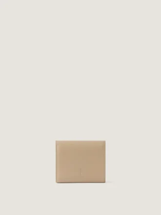Day Wallet in Grained Leather